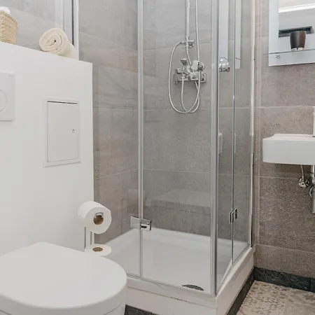 아파트 Nice2be Violet - Zentrum