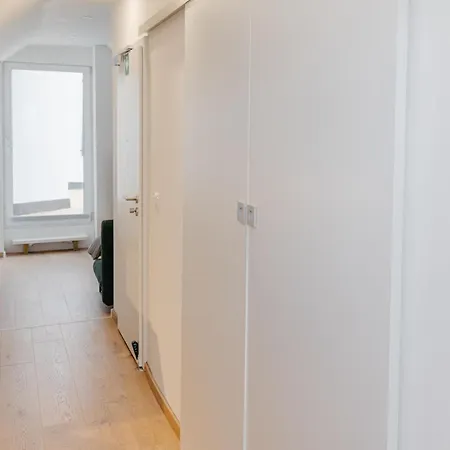 Nice2be Violet - Zentrum Аугсбург