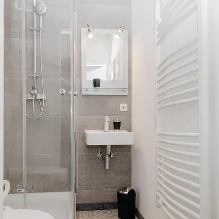 Nice2be Violet - Zentrum * Аугсбург