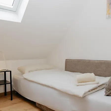 Nice2be Violet - Zentrum Аугсбург