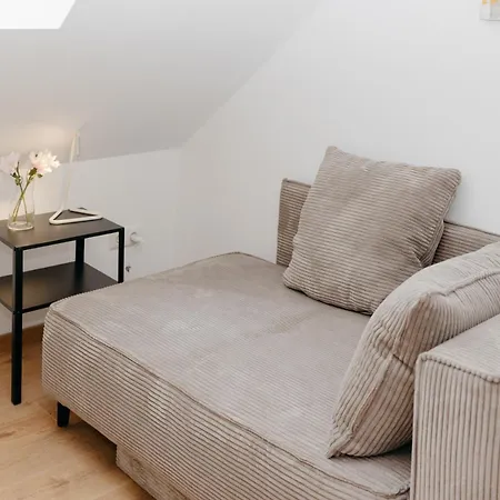 Nice2be Violet - Zentrum * Аугсбург