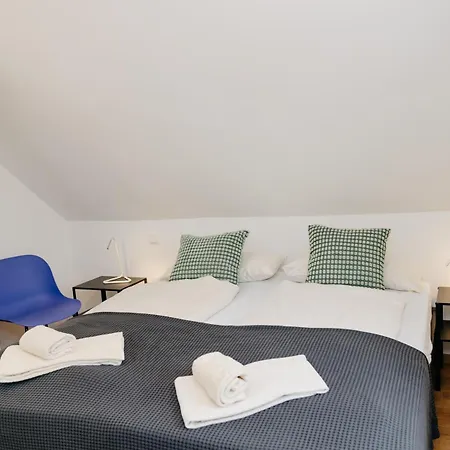 Nice2be Violet - Zentrum Аугсбург