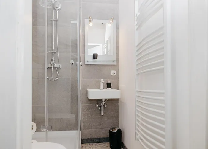 Nice2be Violet - Zentrum * Augsburgo